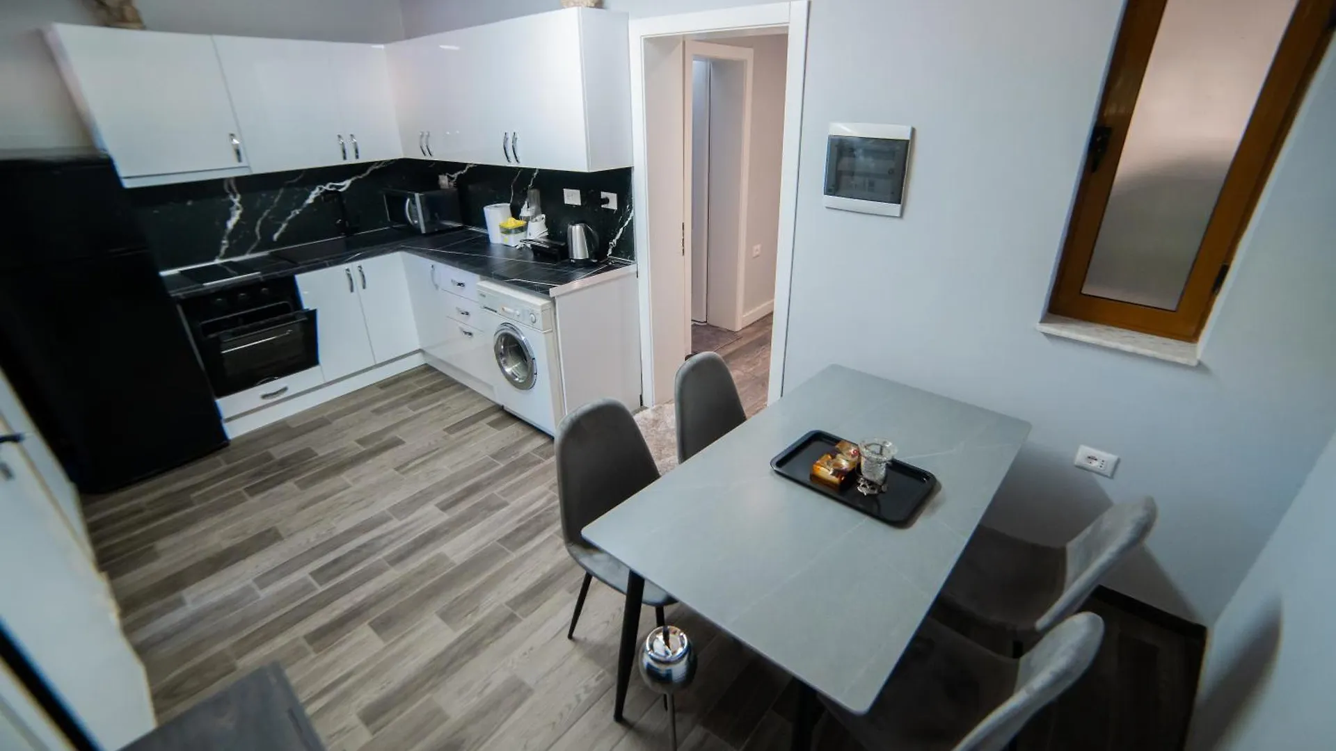 Luxury Apartment Square 21 Tirana 0*,  Albania